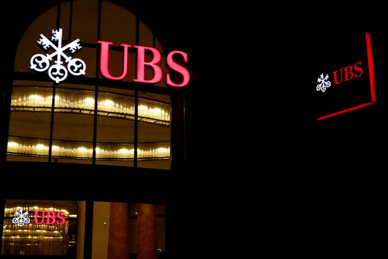  UBS tăng cường ‘Netflix’ ngân hàng để khai thác dòng triệu phú