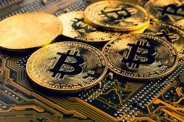  Bitcoin lấy lại mốc 62.000 USD